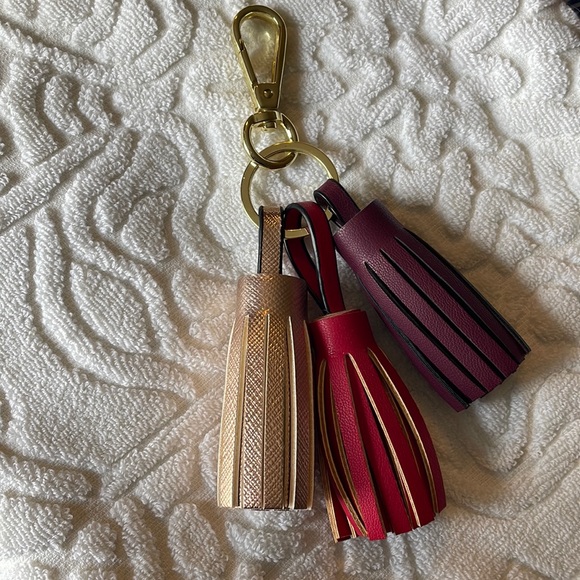 NWOT 3 tassel clip keychain, luggage clip - Picture 1 of 2